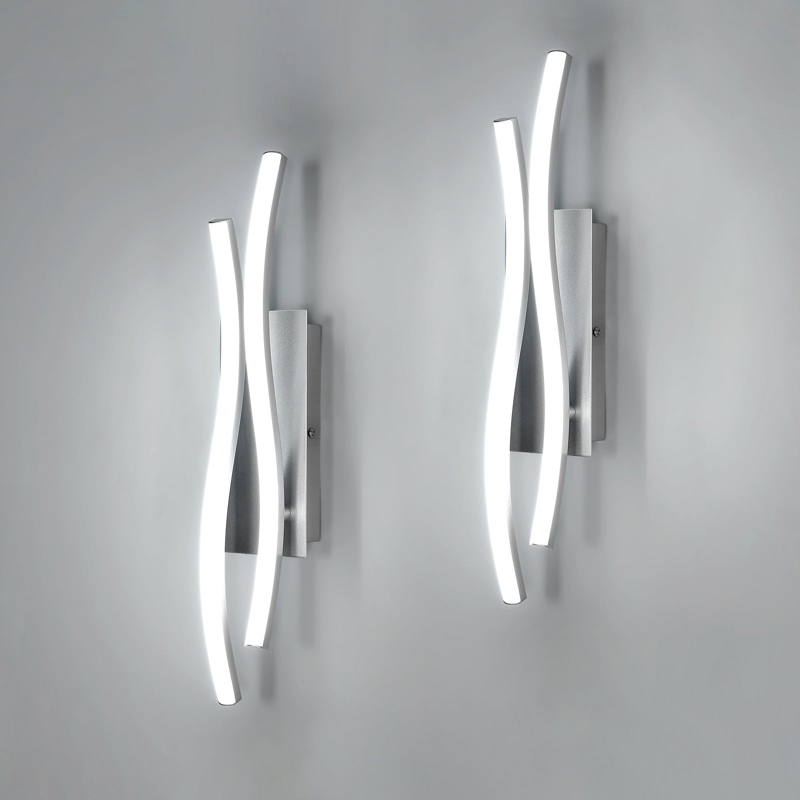 Wandleuchte – silberner Aluminiumrahmen, weißes Licht