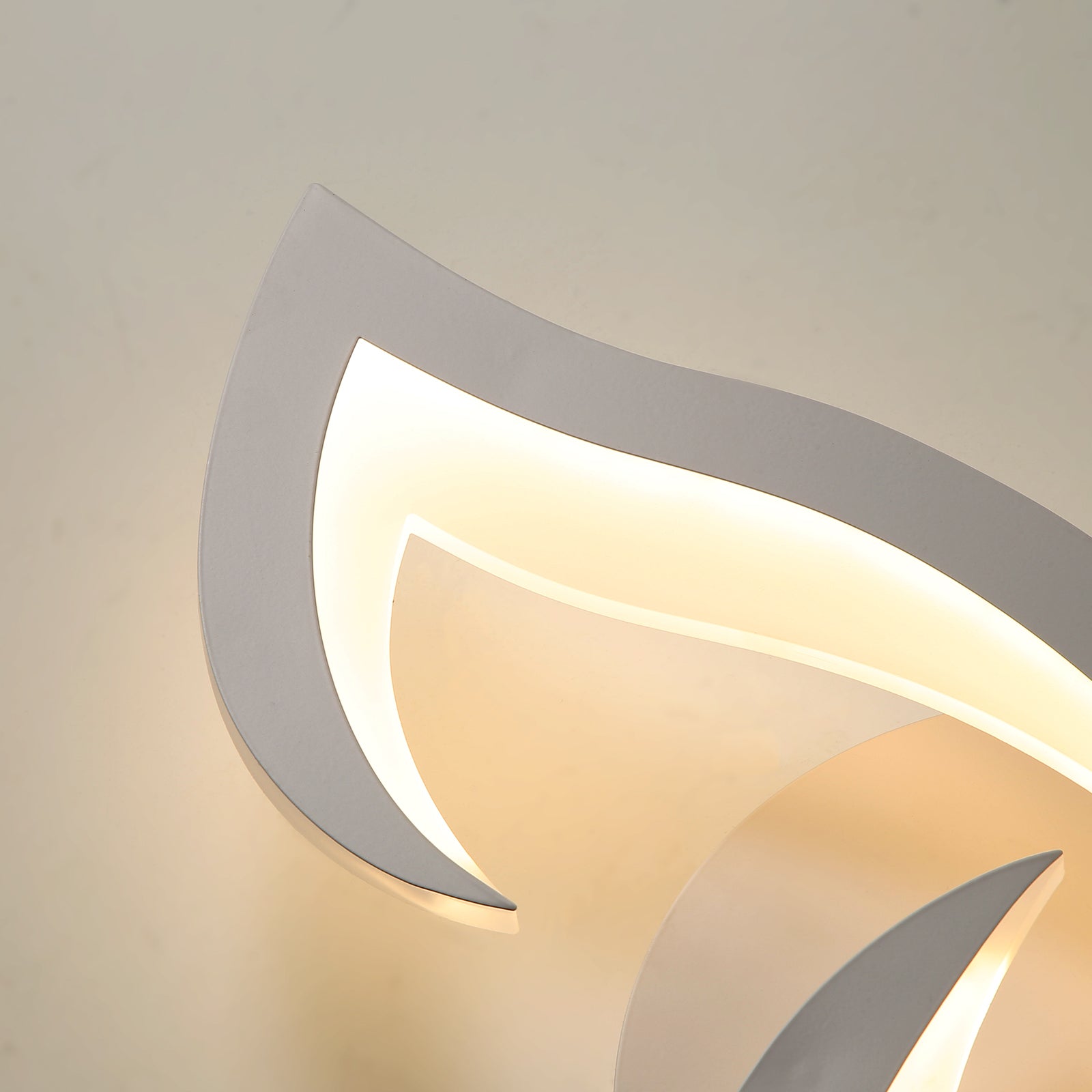 Comely Plafonnier LED, Luminaire Plafonnier 58cm 36W, Lustre Salon Moderne, Lampe de Plafond de Pétale pour Salon Chambre Cuisine Salle à Manger, Lumière Blanche Chaude 3000K, Blanc