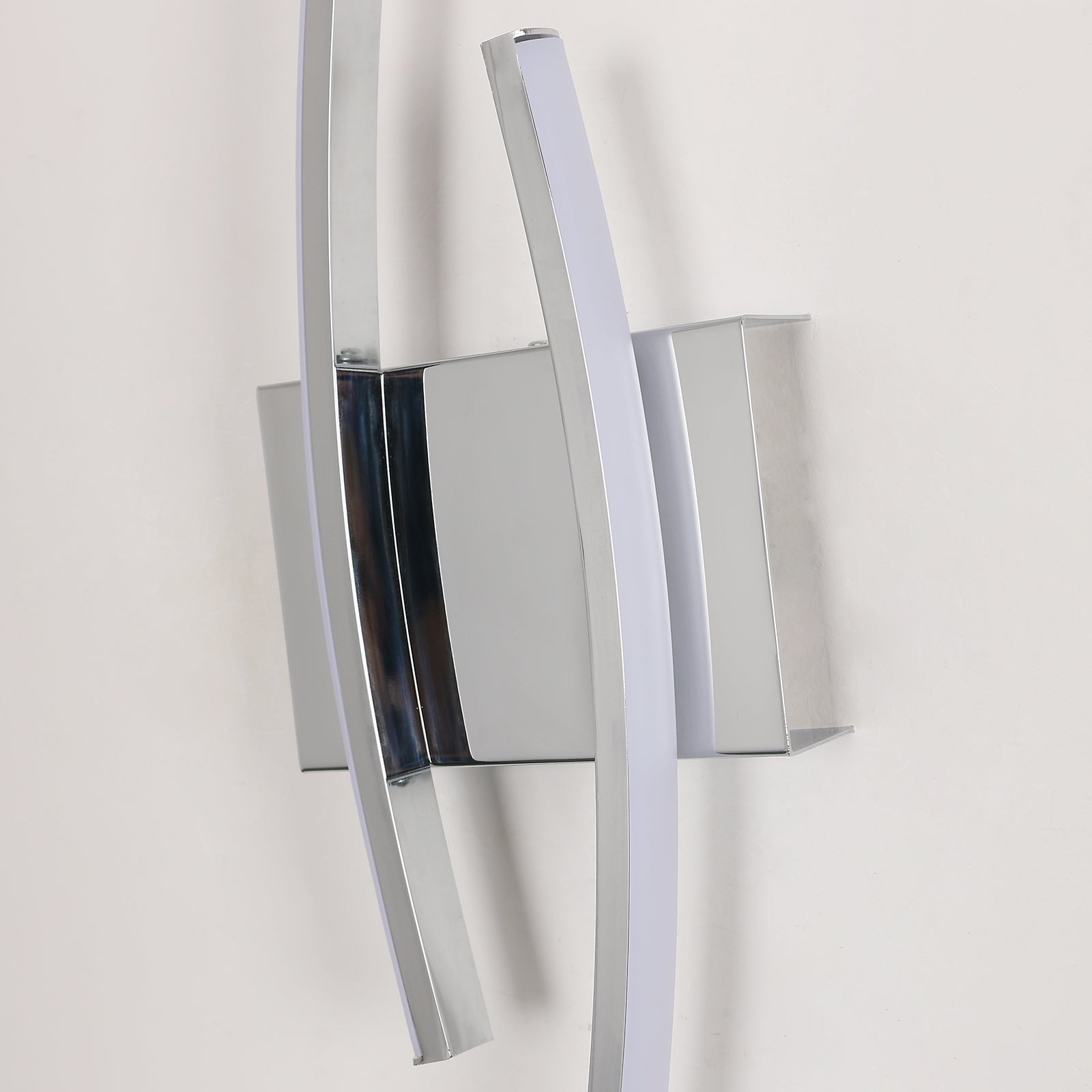Wandleuchte – Chrom-Aluminiumrahmen, warmes Licht