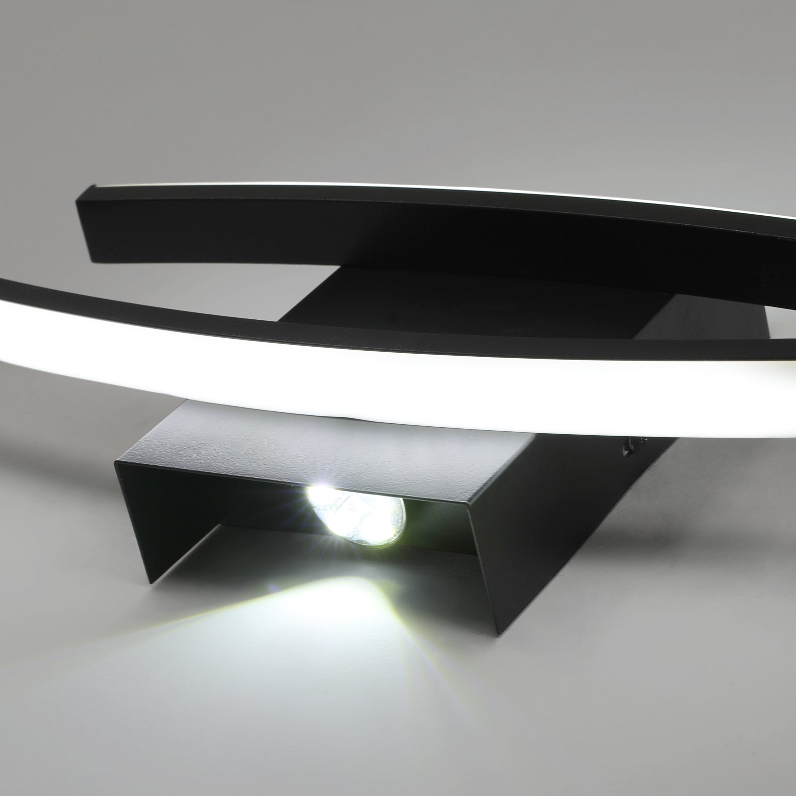 Wandleuchte – Schwarzer Aluminiumrahmen, weißes Licht