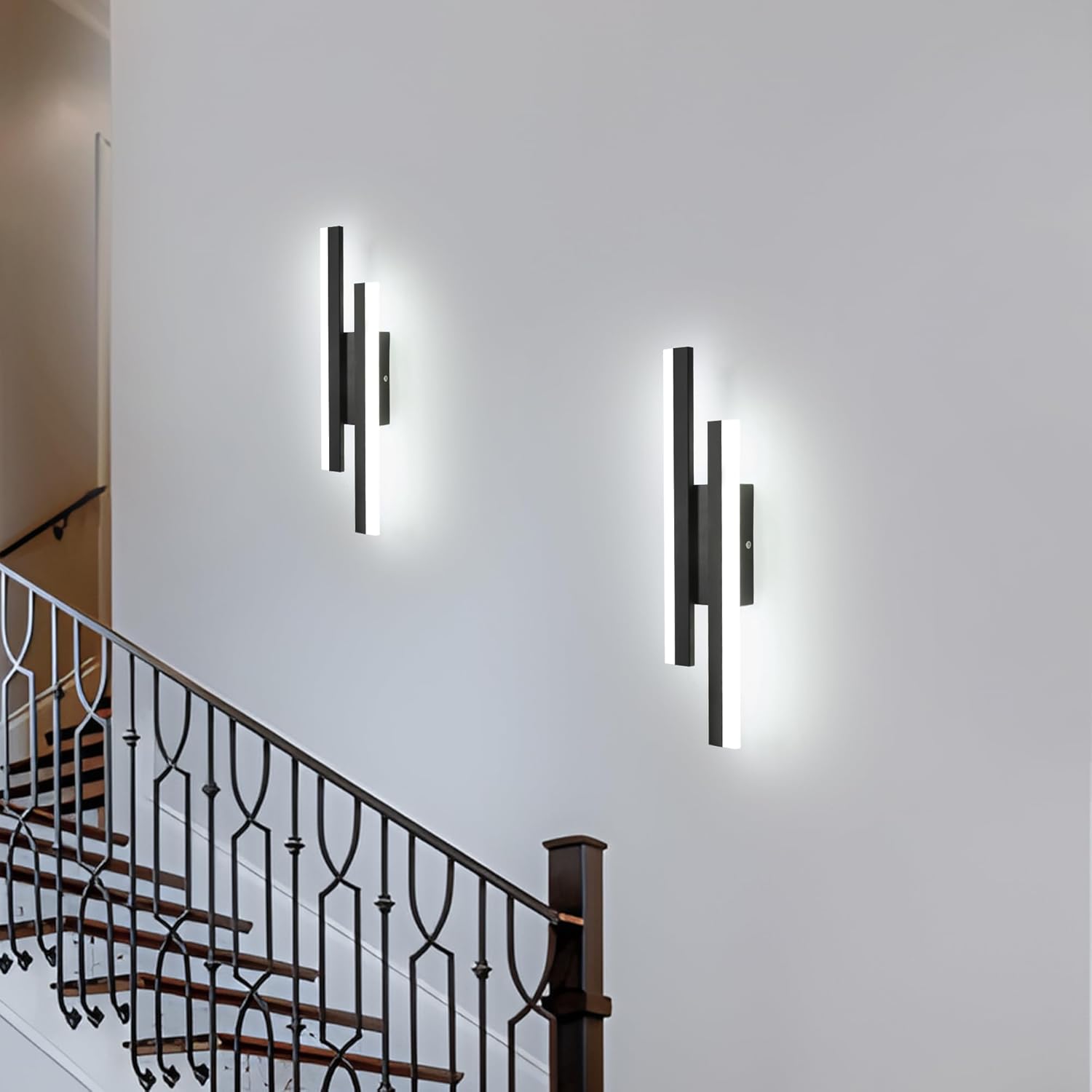 Lampada da parete - Struttura in acrilico nero, luce bianca