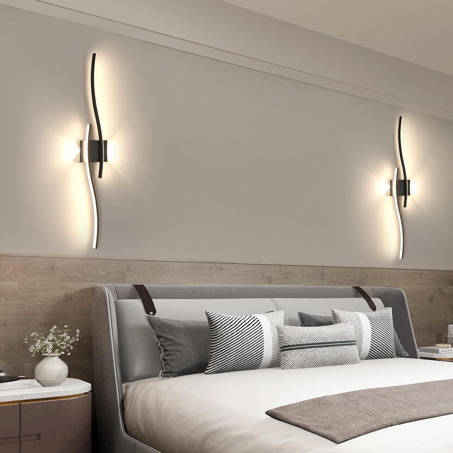 Wall Light - Black Aluminium Frame, Natural Light